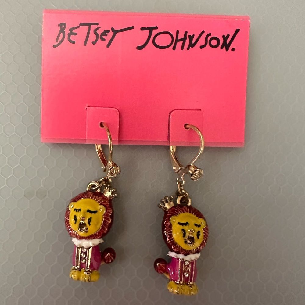 NWT vintage Betsey Johnson Gold tone lion drop earrings
